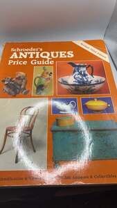 Schroeder's Antiques Price Guide Revised Third Edition 1985 Collector Books